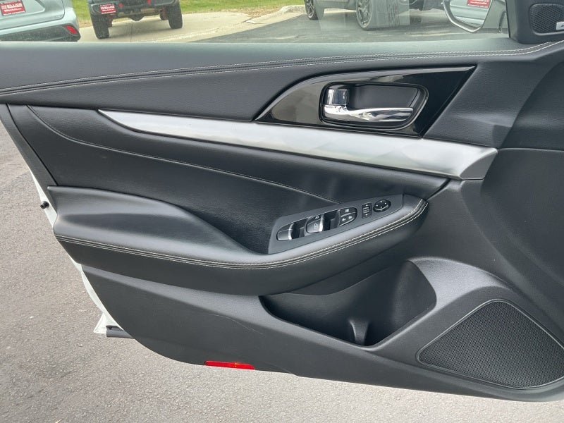 2023 Nissan Maxima SL