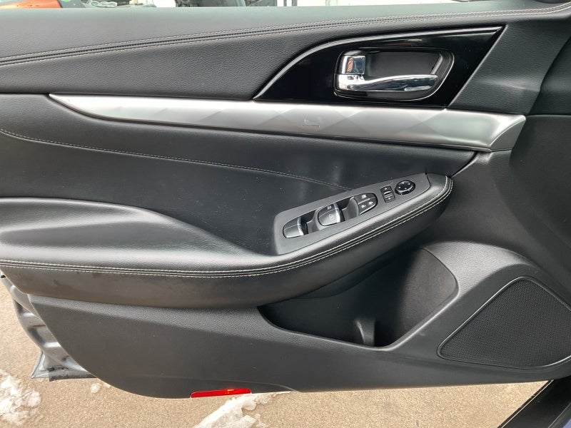 2023 Nissan Maxima SL