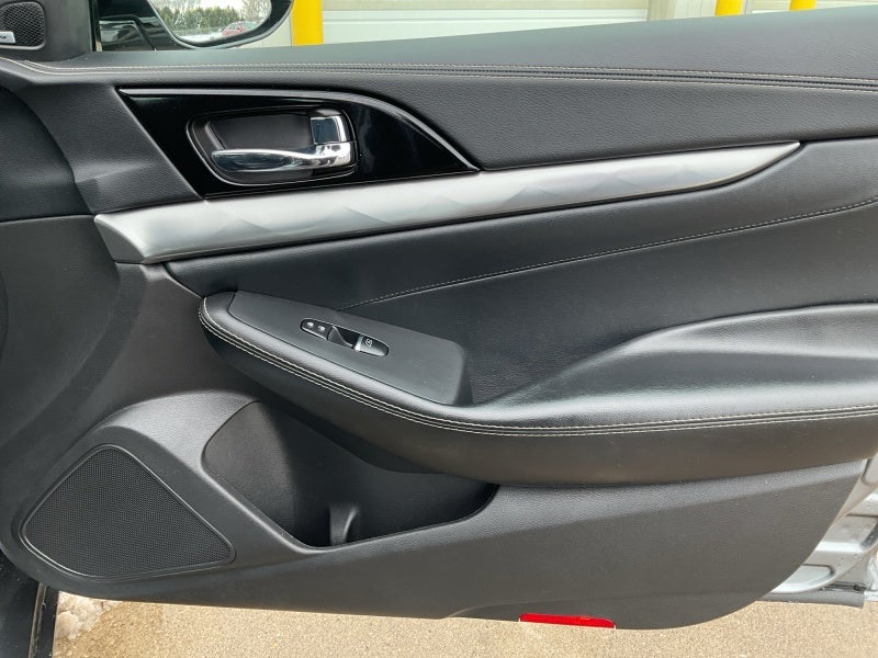 2023 Nissan Maxima SL