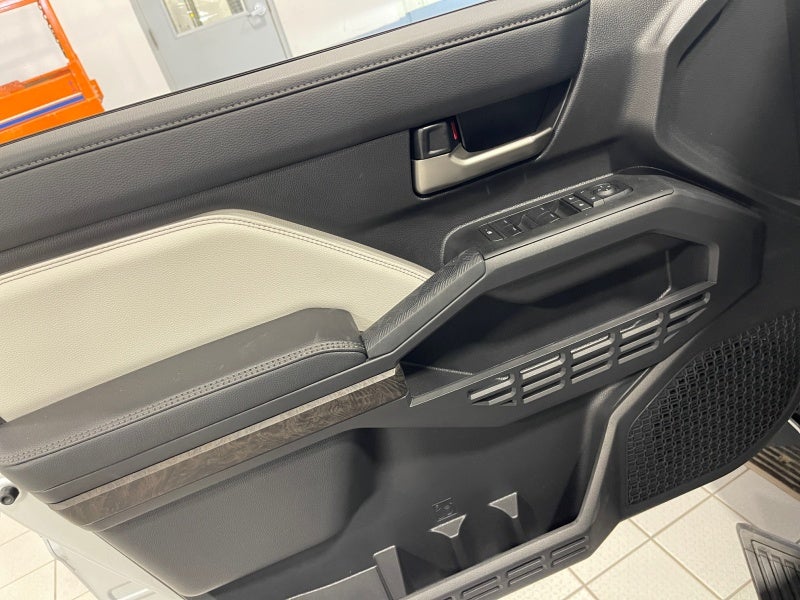 2025 Toyota Tacoma 4WD Limited Hybrid