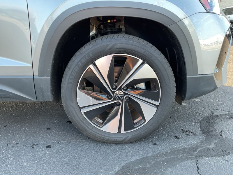 2025 Volkswagen Taos SE