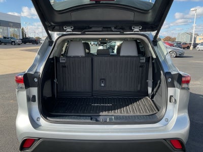 2024 Toyota Highlander LE