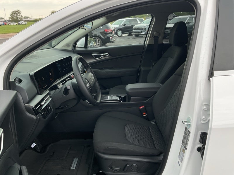 2027 Kia Sportage LX