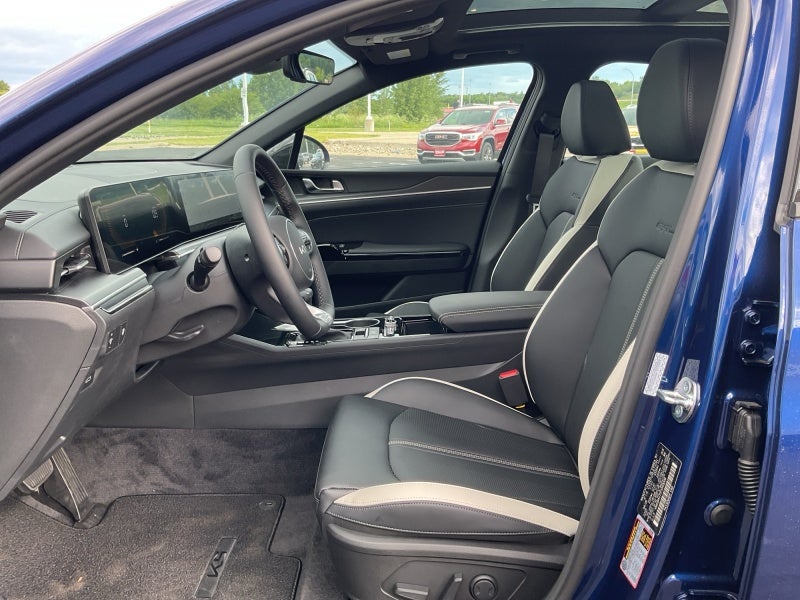 2026 Kia K5 Base