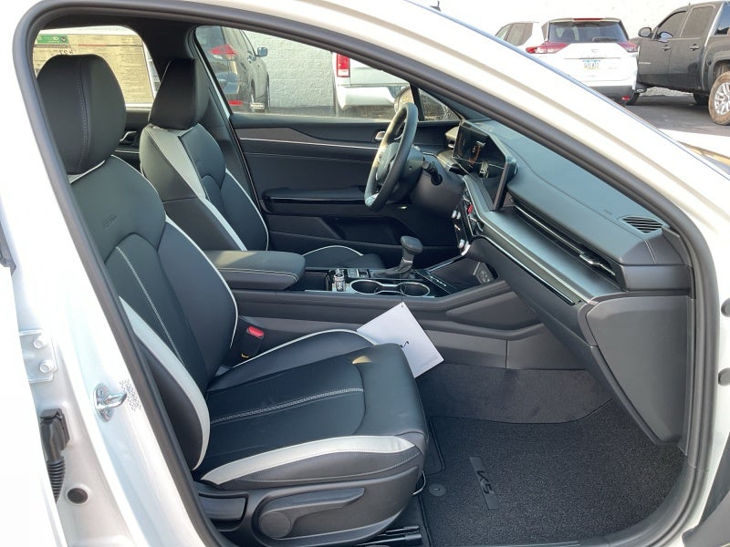 2026 Kia K5 Base