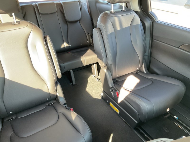 2027 Kia Carnival EX