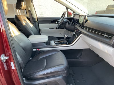 2023 Kia Carnival SX